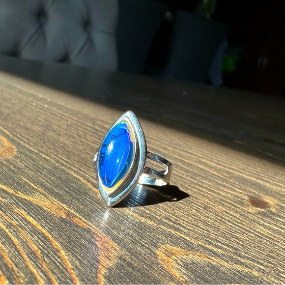 Almond shape mood ring - Picture 4 of 4